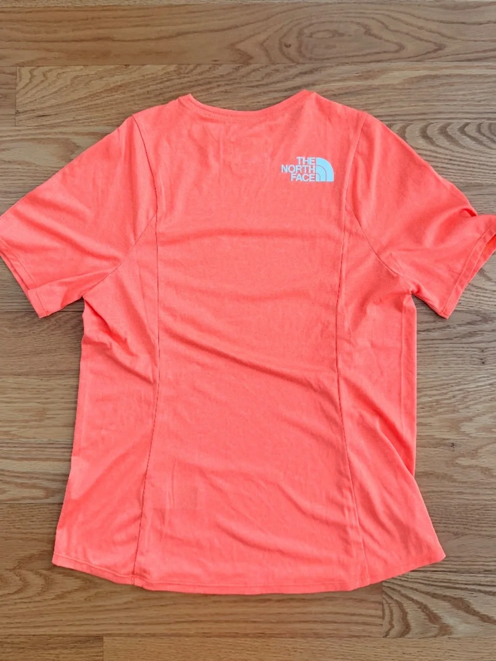 The North Face NWOT Women's Performance Tee (M) - Picture 2 of 11